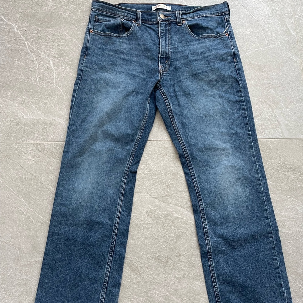 Levi’s Classic Relaxed Fit Blue Jeans 34x30